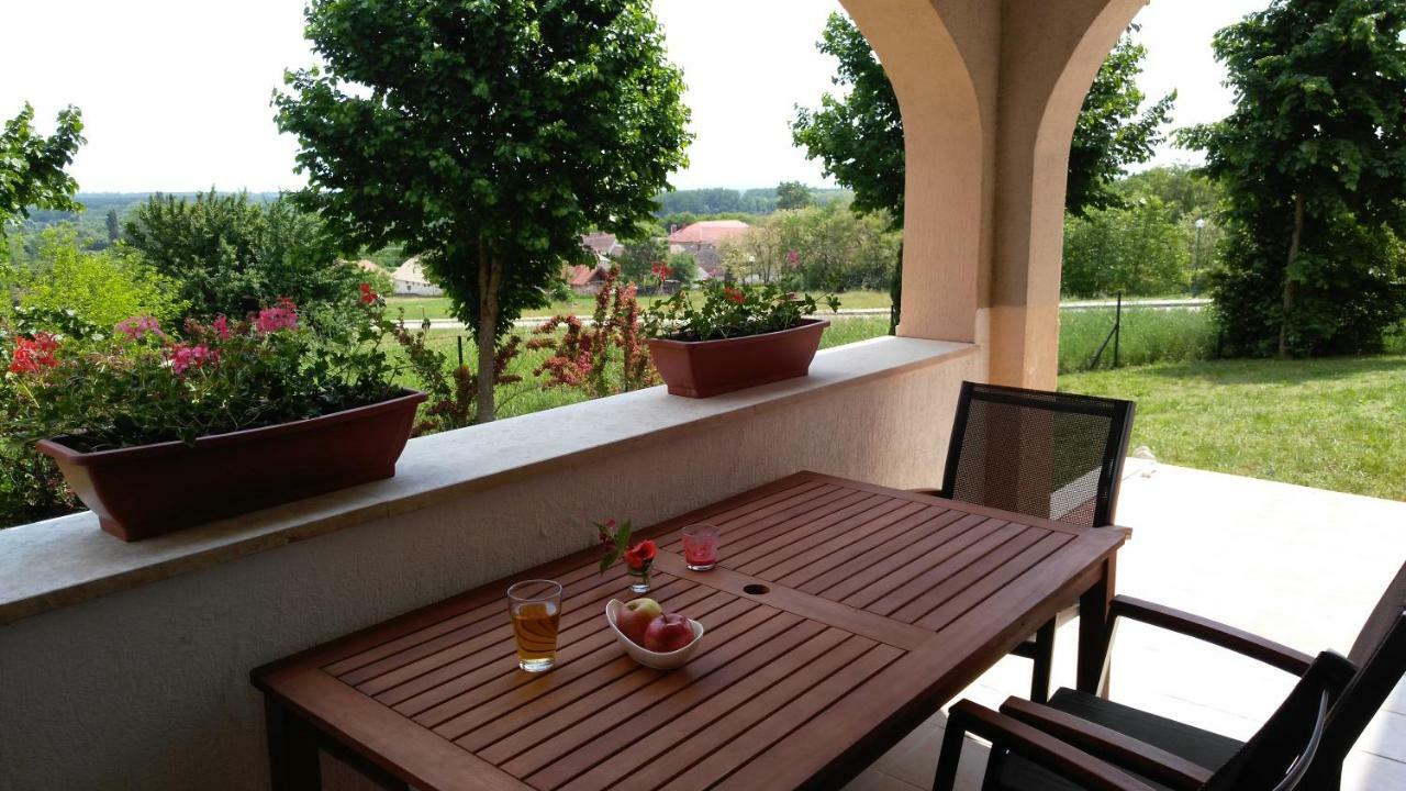 Modor Apartman Alsópáhok Exterior foto