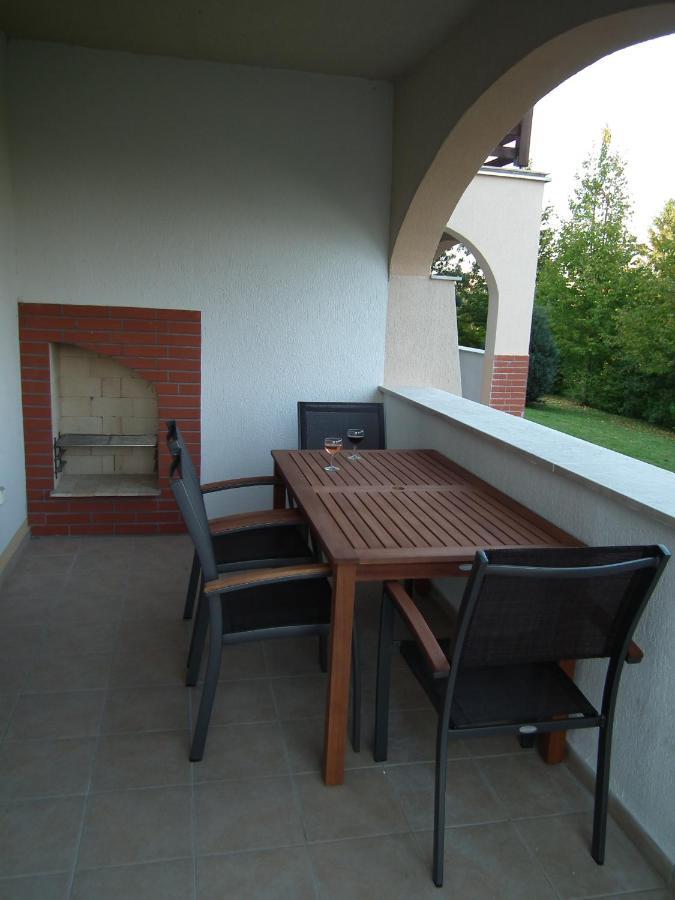 Modor Apartman Alsópáhok Habitación foto